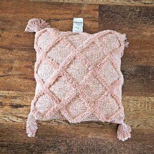 BHG Pale Pink Chenille Throw Pillow with Tassels 20" x 20" EUC